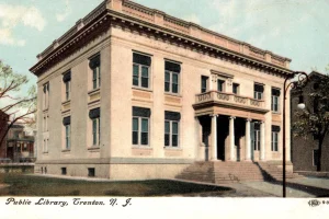 Crown Roofing & Exteriors near Trenton IL